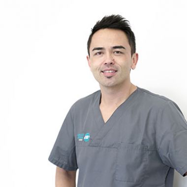 Zahnimplantate-Experte Dr. Würdinger